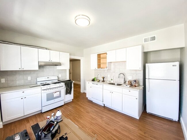 Photo - 7 Reedsdale St Apartment