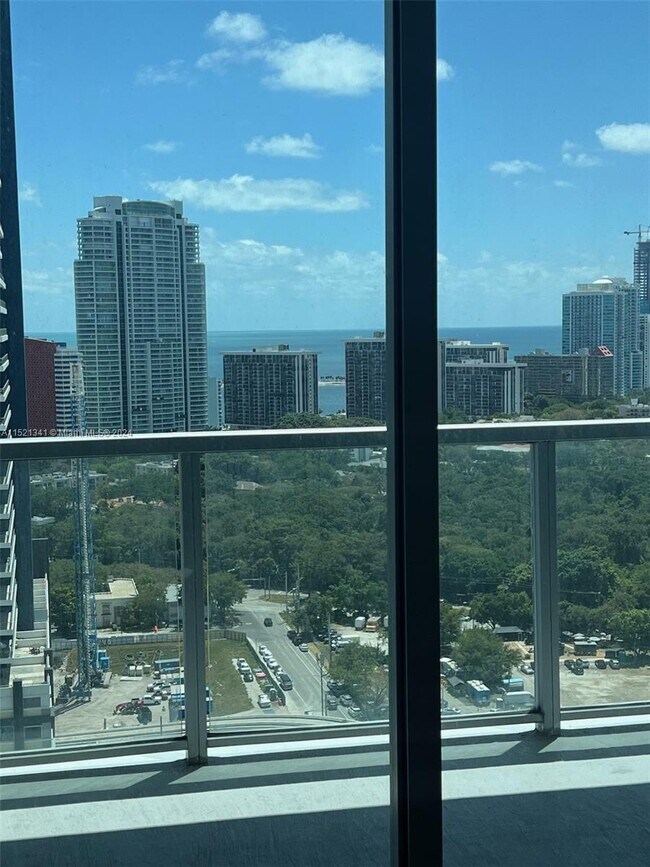 Foto del edificio - 79 SW 12th St