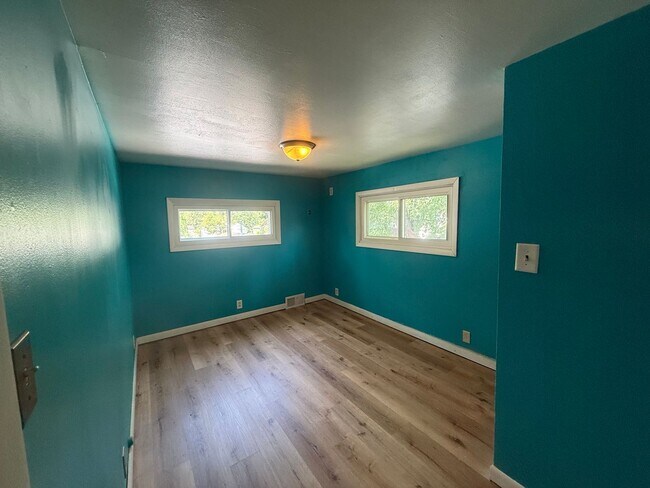Foto del edificio - 870 Waverly Pl