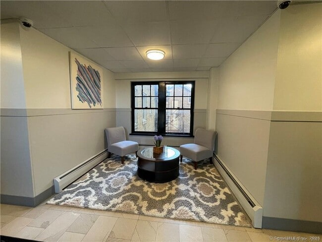 Foto del edificio - 213 Golden Hill St