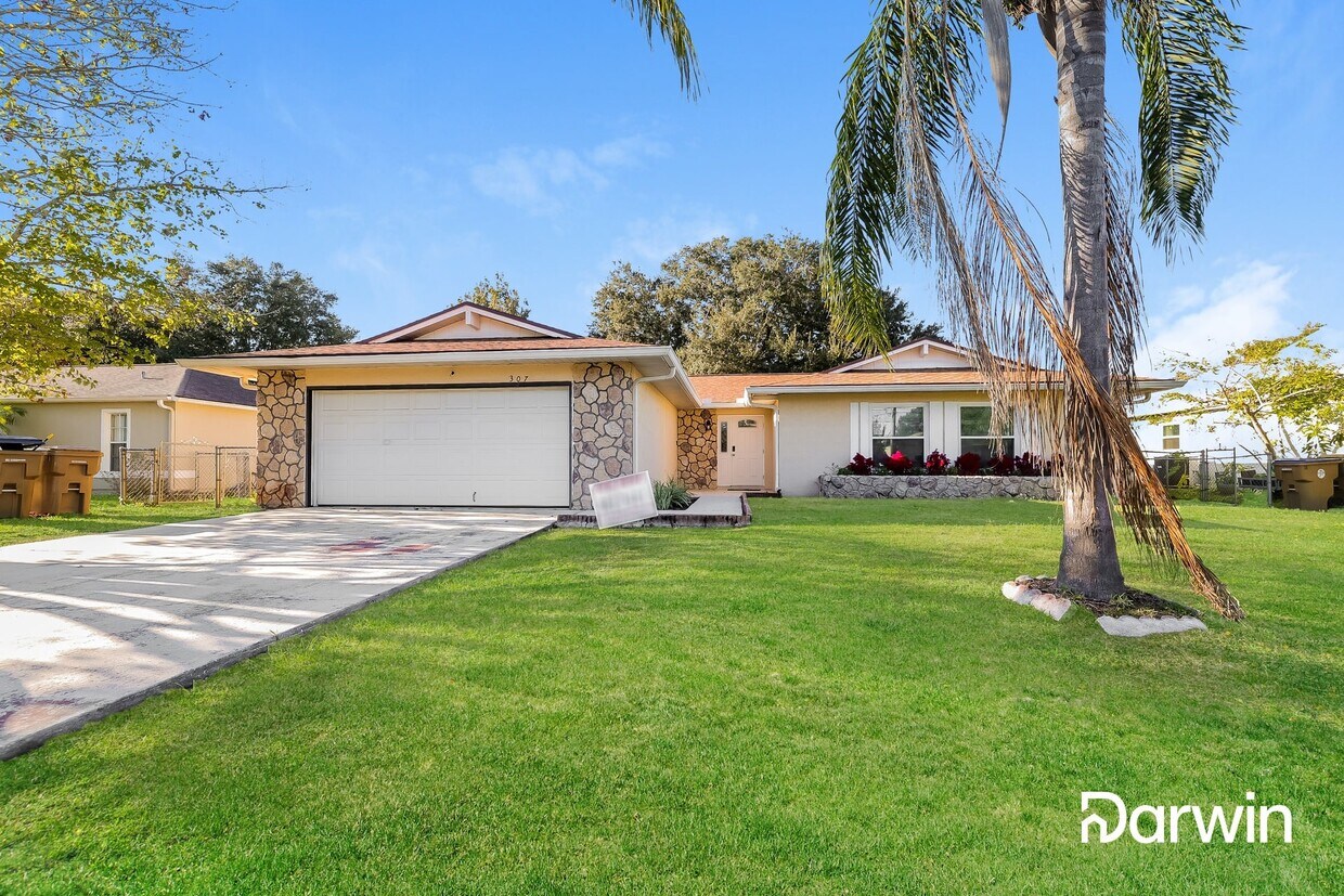 Primary Photo - 307 Colonade Ct