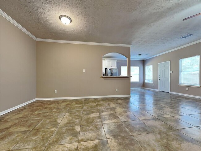 Building Photo - 25303 Laurel Green St