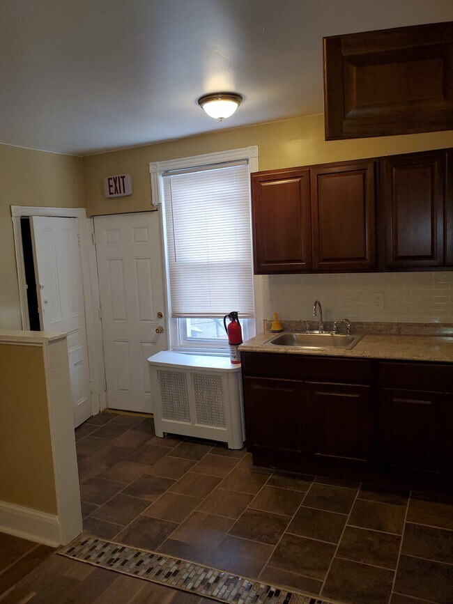 Kitchen - 2723 N 16th St