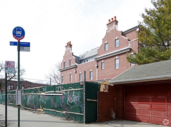 Building Photo - 369 Avenue U