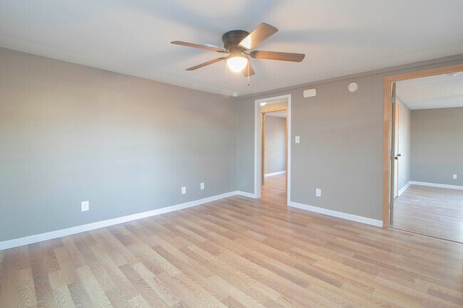 Foto del edificio - 1228 Crossland Ave