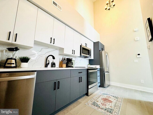 Building Photo - 2209 M St NE