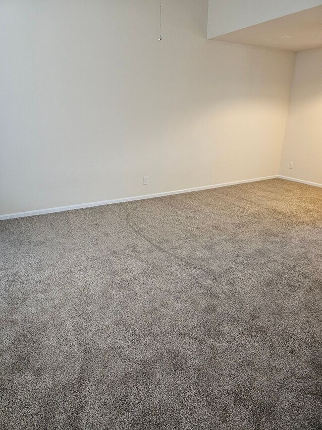 Foto del edificio - 4409 Derby Ridge Dr