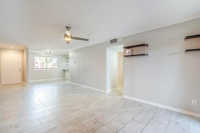 Foto del edificio - 4303 E Cactus Rd