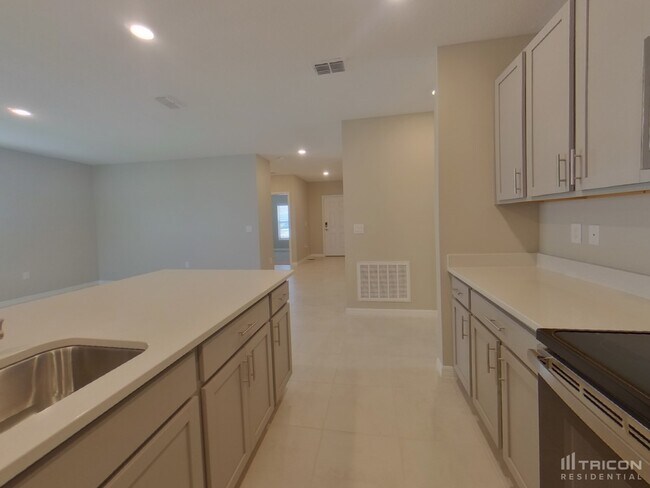 Building Photo - 214 Amber Way Kissimmee FL