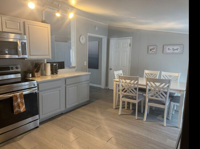 Foto del edificio - Four Bedroom Coastal Beach Home!