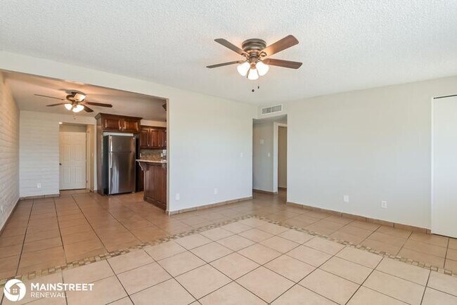 Foto del edificio - 4017 E Holladay St