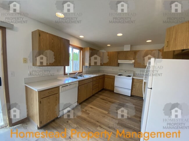 Building Photo - 545