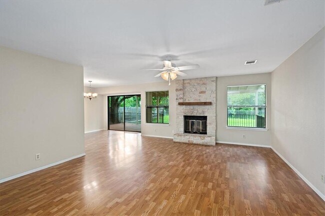 Foto del edificio - 8905 Bridgewood Trail