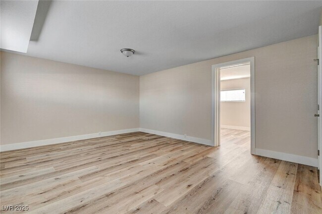 Foto del edificio - 6121 Edgewood Cir