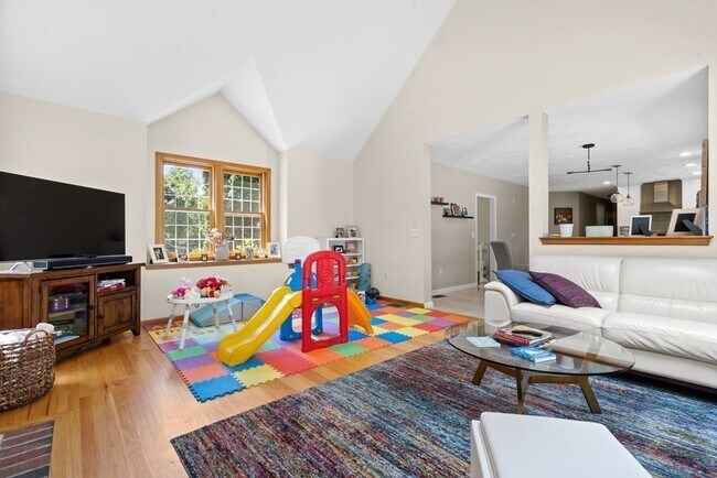 Building Photo - 88 Providence Rd