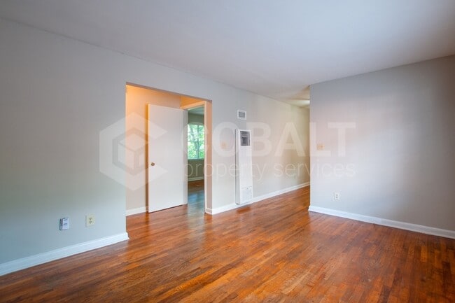 Building Photo - 890 Greenwood Ave NE