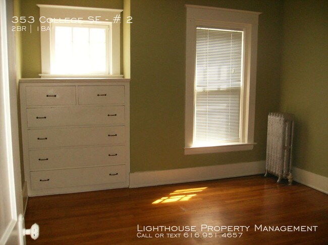 Building Photo - Two Bedroom Apartment in Heritage Hill