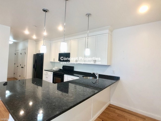 Building Photo - 3 br, 2 bath Apartment - 6 Westminster Ave