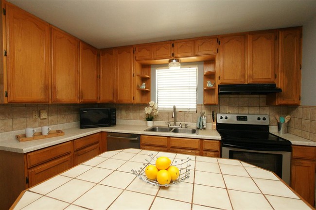 Building Photo - 307 Gutierrez St