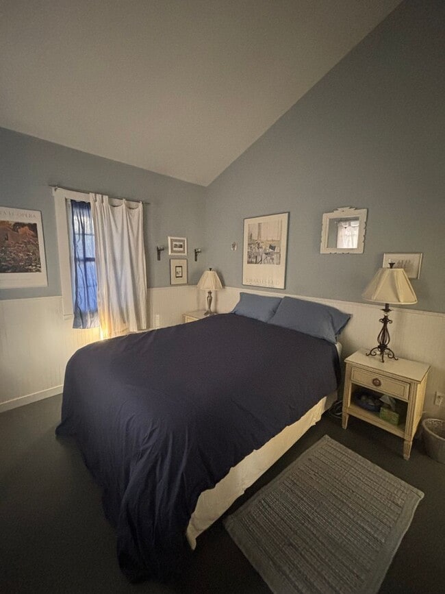 Building Photo - Cozy Coastal Furnished Cottage by the Paci...
