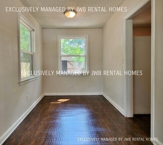 Building Photo - 835 Gardenia Ln