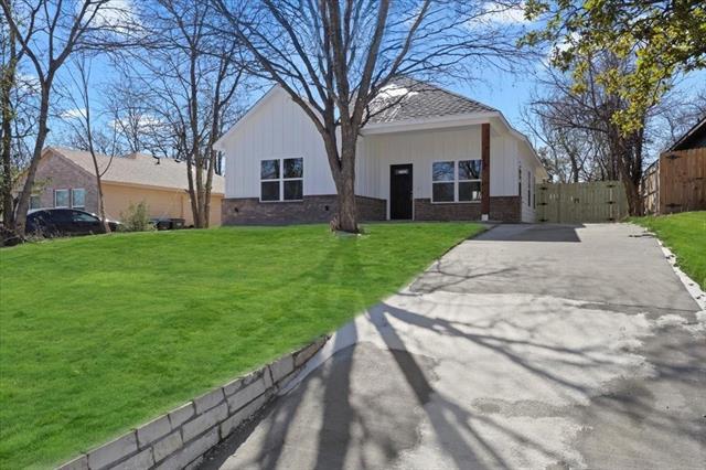 Building Photo - 928 Davis Ave