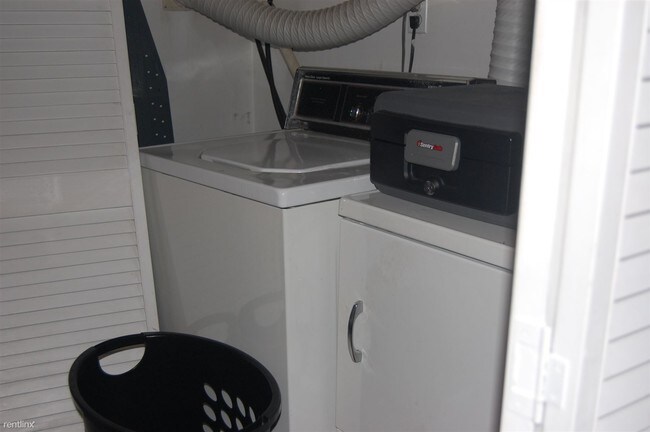 Foto del edificio - 1840 W Henderson St