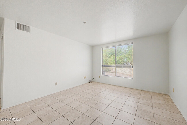 Building Photo - 16033 N 25th St