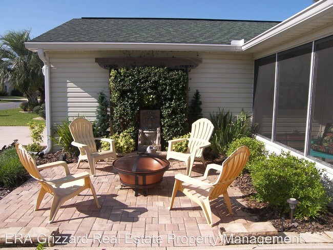 Building Photo - 1221 La Paloma Pl