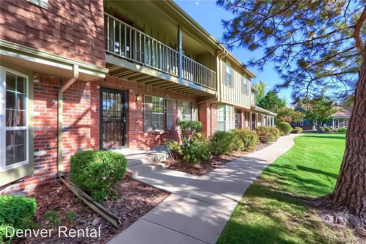 3 br, 3 bath House 8770 E Yale Ave D House Rental in Denver, CO