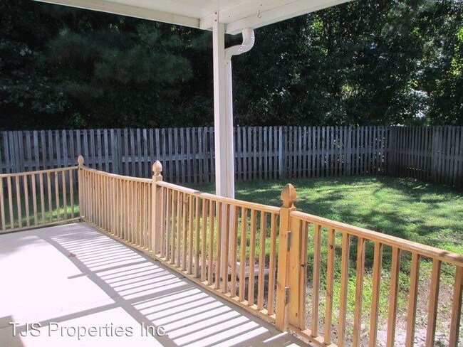 Building Photo - 108 White Ash Ln
