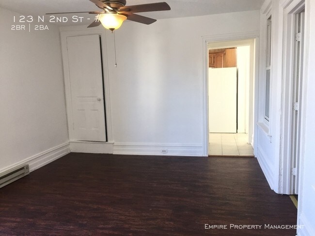 Foto del edificio - 123 N 2nd St