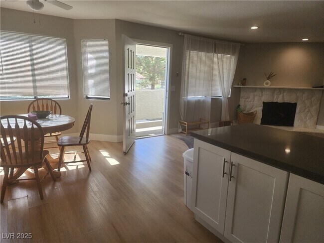 Foto del edificio - 8804 River Pines Ct