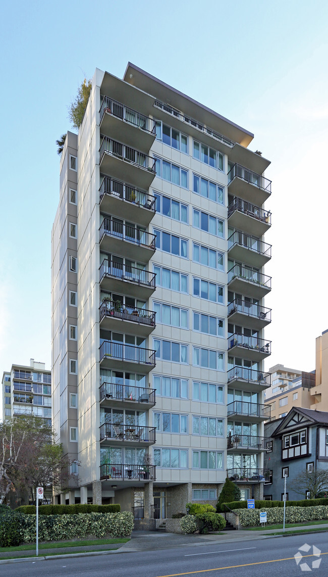 Building Exterior - Sun & Surf Apartments