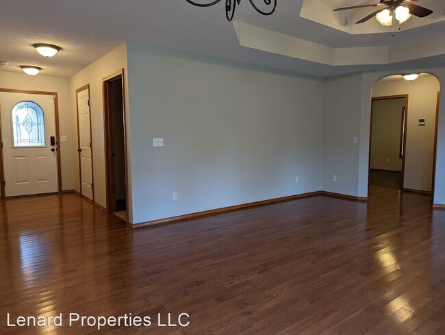 Building Photo - 3 br, 2 bath House - 1424 Solaira