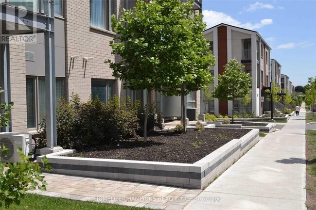 Building Photo - 20 Orchid Pl Dr