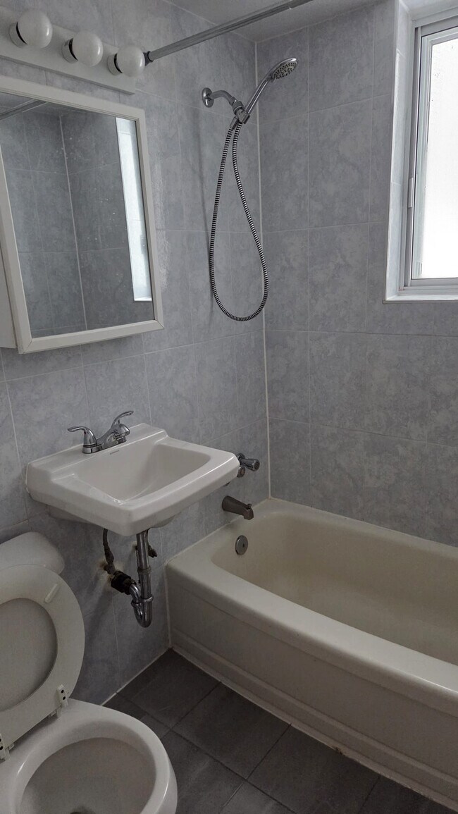 Photo du bâtiment - 115 Rue Rosewood