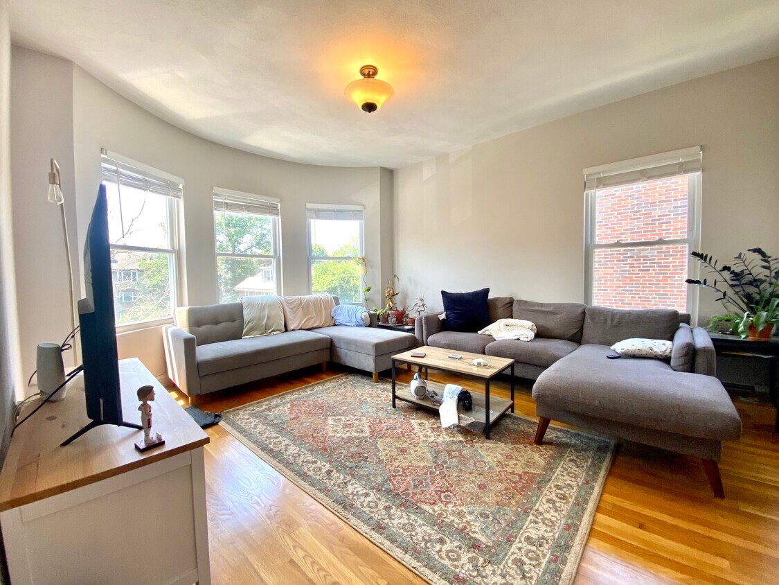 Foto principal - 1433 Cambridge St