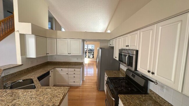 Building Photo - 6330 Wyler Dr