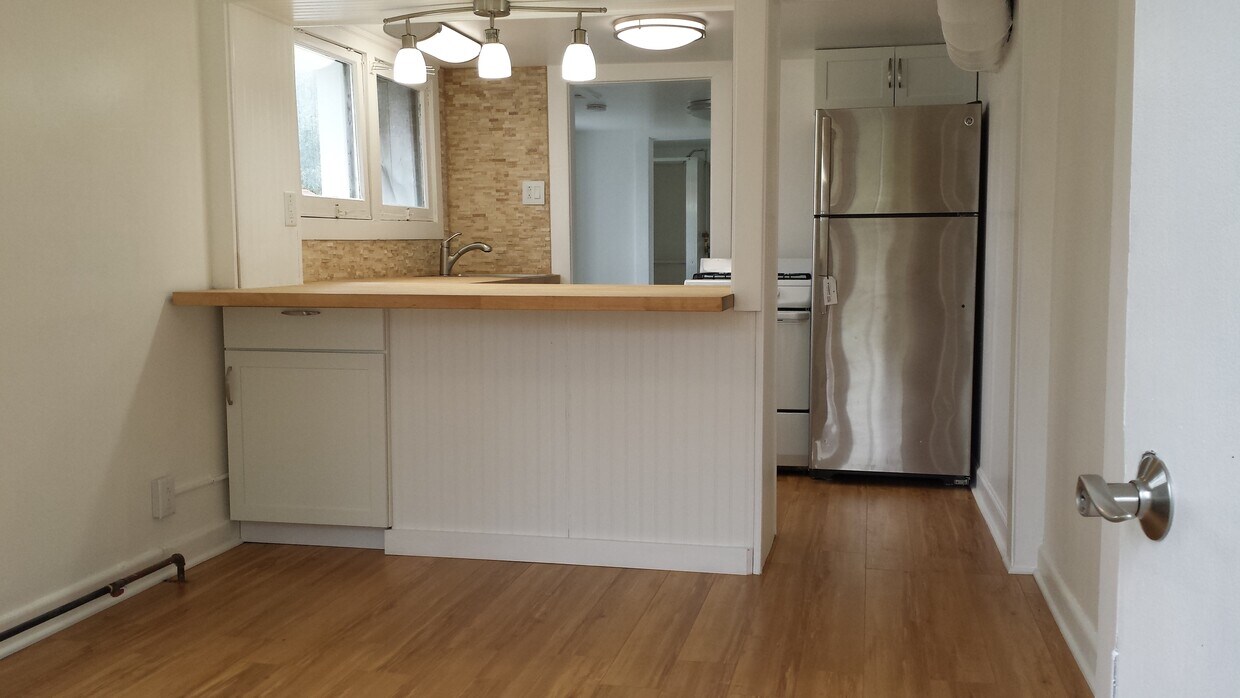 39 W Main St Unit 39.5, Westover, WV 26501 Apartments in Westover, WV