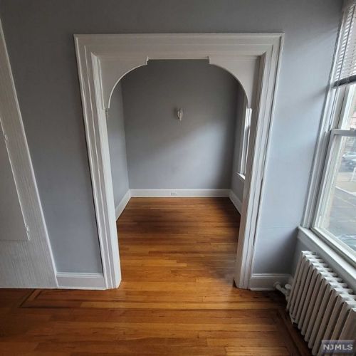 Building Photo - 430 2nd St