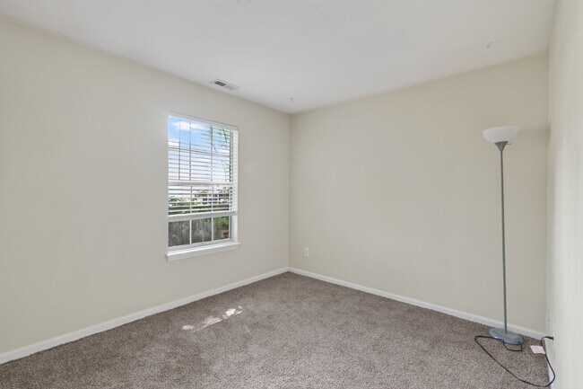 Foto del edificio - 9287 Hickory St