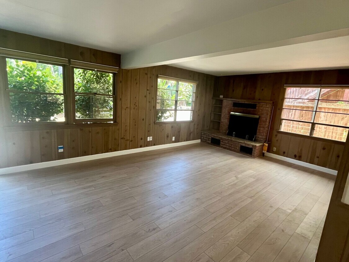 Primary Photo - Leucadia Charming 1BD + Office Duplex w/Pr...