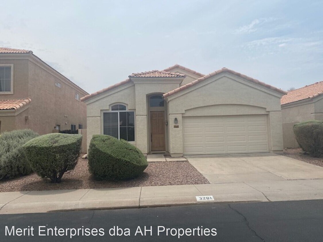 Primary Photo - 4 br, 2 bath House - 3281 W ROSS DR