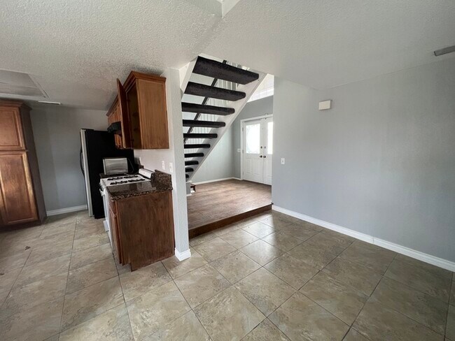 Building Photo - 12549 Lasselle St
