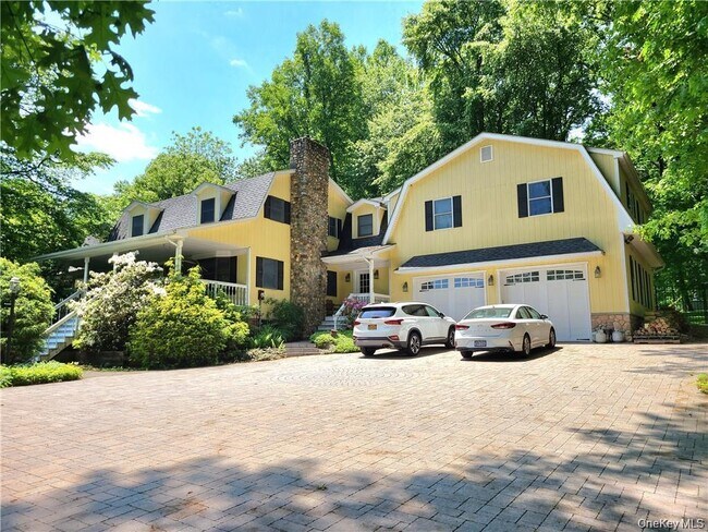 Foto del edificio - 276 Quaker Rd