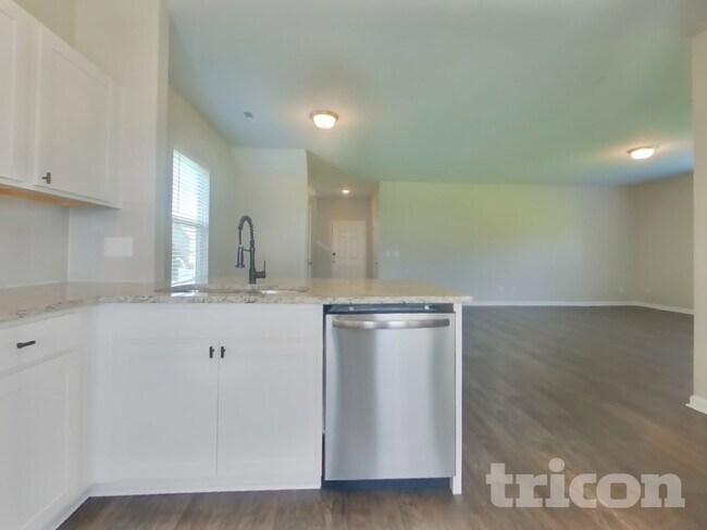 Foto del edificio - 1035 Lonergan Cir