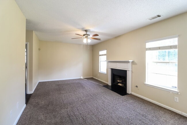 Building Photo - 824 Brisley Cir