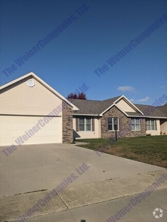 Building Photo - 201 Red Bud Ct