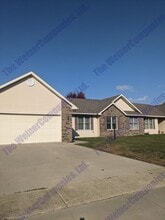 Building Photo - 201 Red Bud Ct